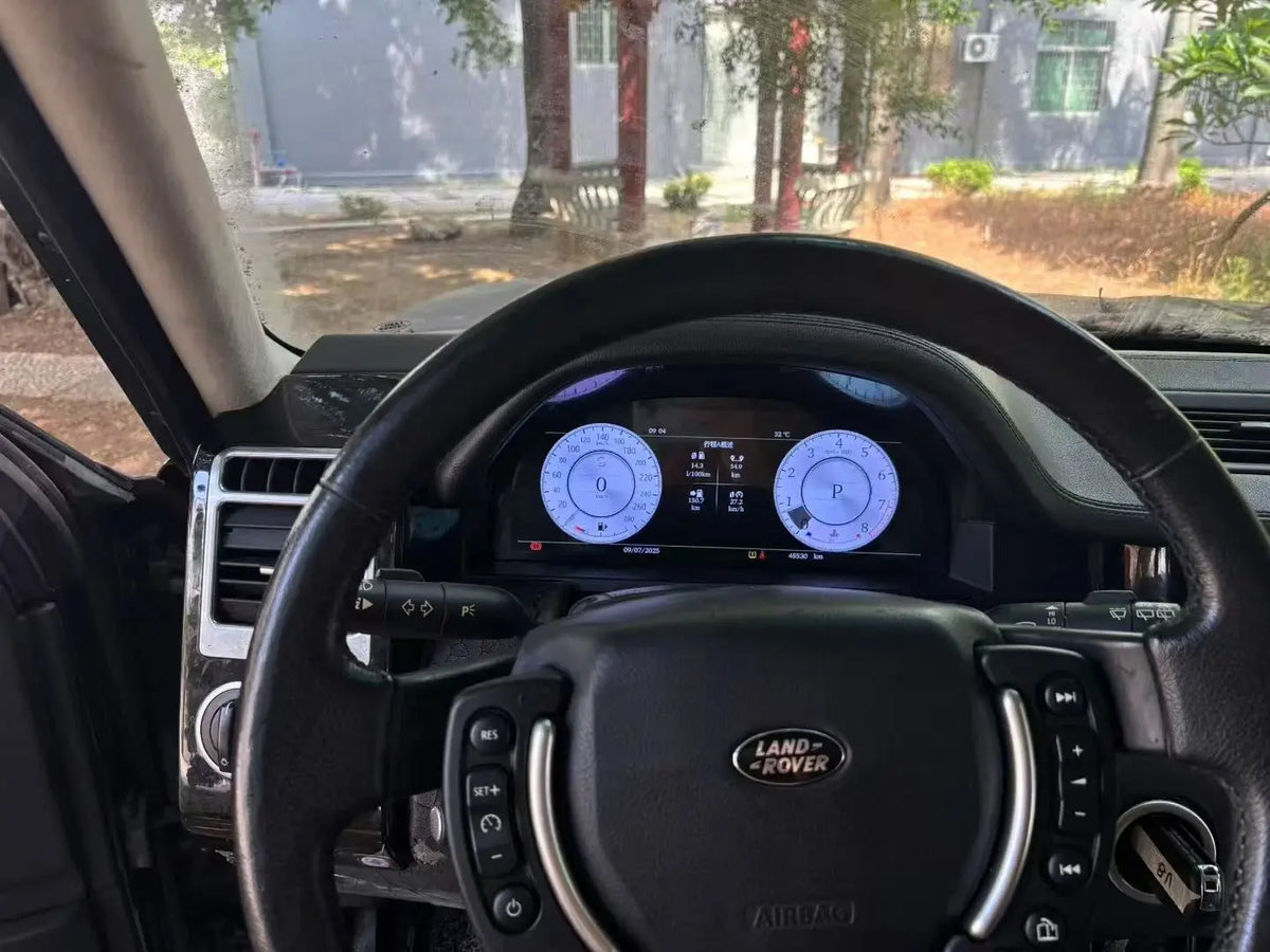 The Instrument Panel maintains original vehicle functions and data for the Land Rover Range Rover V8 L322.