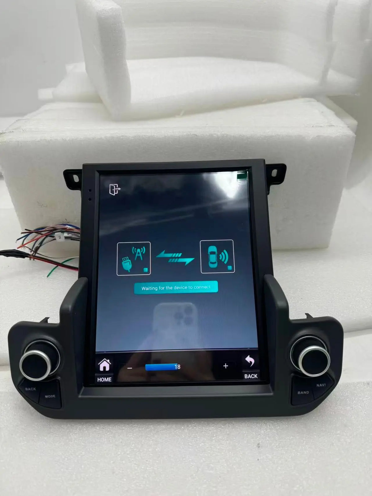 Euronavigate Car Dual-knob style Android GPS stereo system for the small screen Land Rover Discovery 4 Dash Touch Screen Android Head Unit Display Radio Stereo GPS Navigation Multimedia Player Replacement Carplay Wireless Receiver Reversing Handsfree Plug And Play Retrofit Aftermarket Accessories