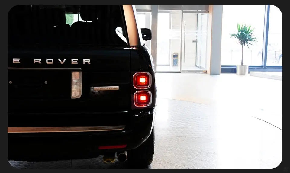 Upgrade your Range Rover Vogue L322 2002-2012 with Euronavigate Rear LED Taillights. Enhance style and safety with waterproof Defender Style lights.
